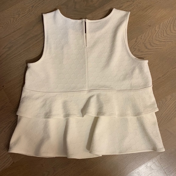 White top with ruffles in back - Picture 2 of 3